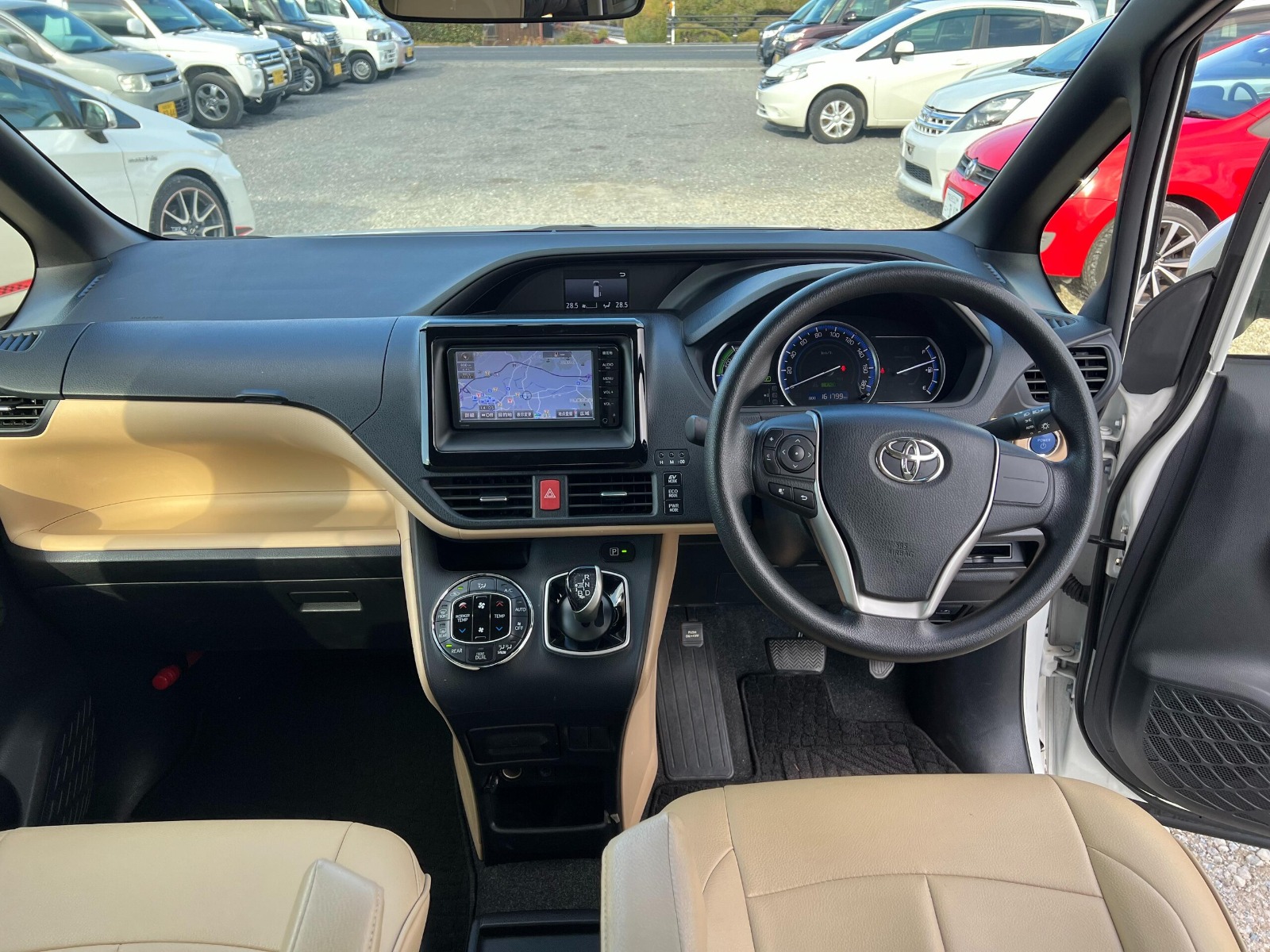 2015 Toyota Noah Hybrid